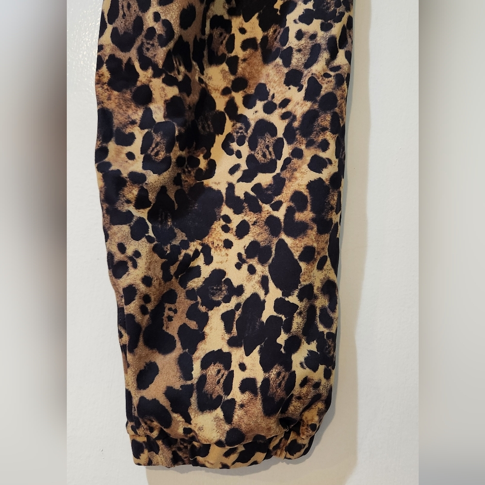 Women's Cheetah Print Lightweight Jogger, Size L - Picture 11 of 11